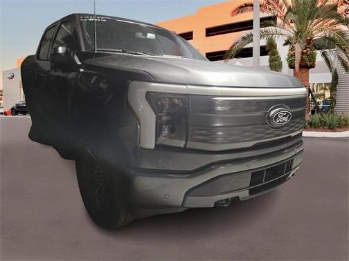 2025 Ford F-150 Lightning LARIAT