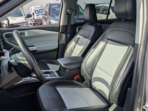 Gray Metallic 2023 Ford Explorer XLT