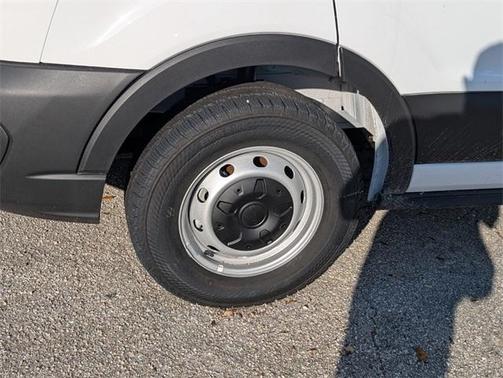 2025 Ford Transit-250 148 WB Medium Roof Cargo