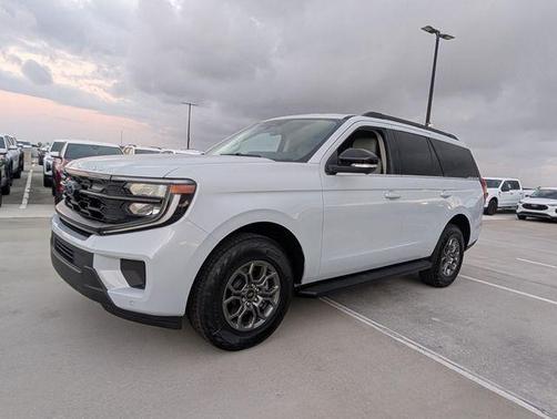 Silver Metallic 2026 Ford Expedition Active