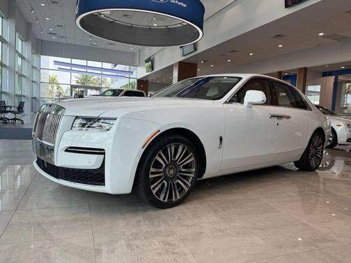 Arctic White 2024 Rolls-Royce Ghost