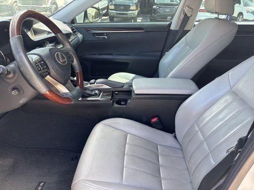 2017 Lexus ES 350 Base