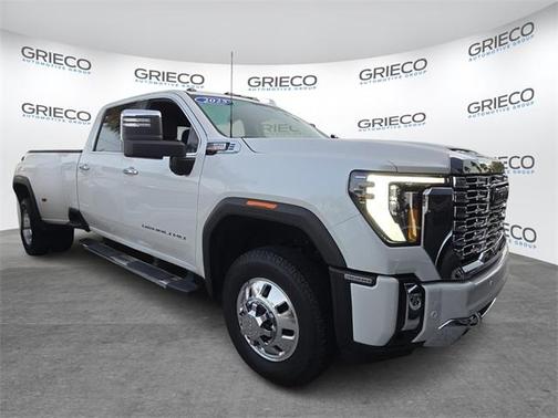 2025 GMC Sierra 3500 Denali