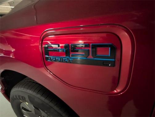 2025 Ford F-150 Lightning LARIAT