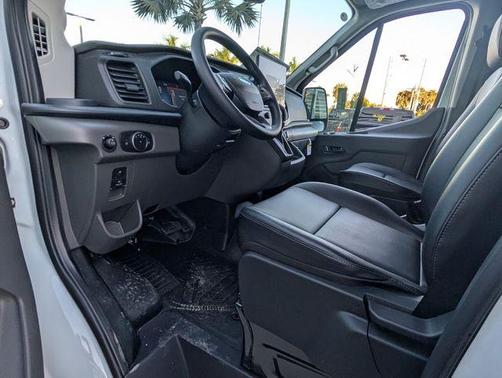 2026 Ford Transit-250 148 WB Medium Roof Cargo