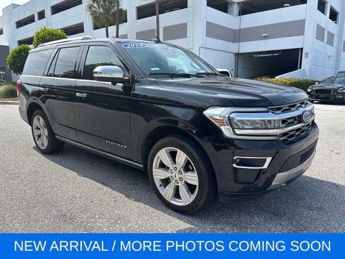 Black Metallic 2024 Ford Expedition Platinum