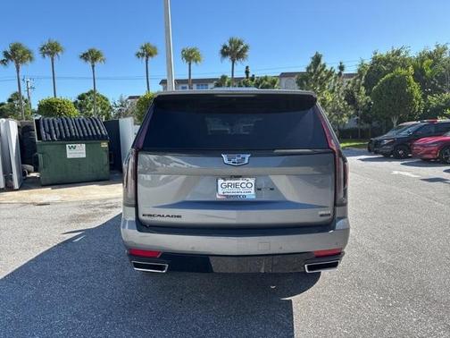 2022 Cadillac Escalade Premium Luxury