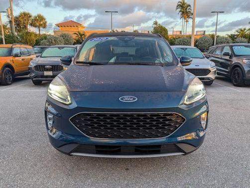 2020 Ford Escape Titanium Hybrid