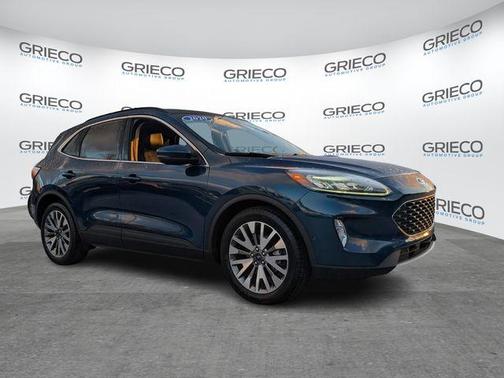 2020 Ford Escape Titanium Hybrid