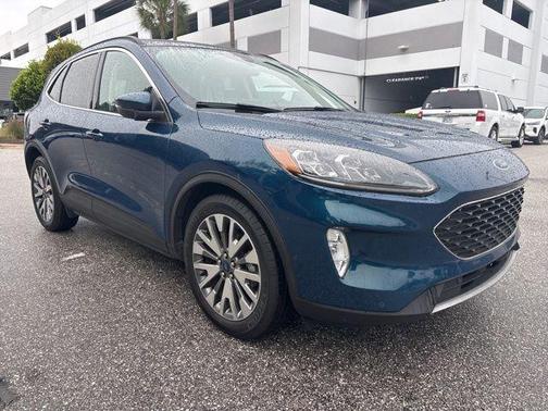 2020 Ford Escape Titanium Hybrid