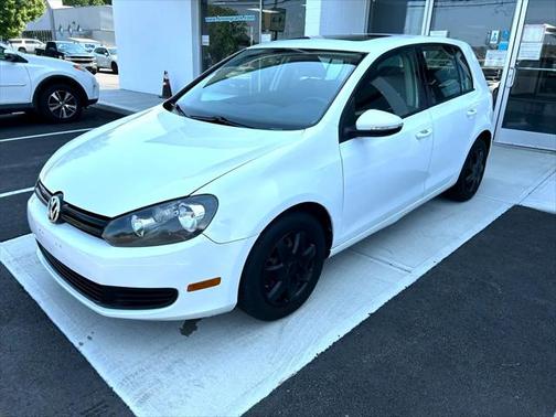 2010 Volkswagen Golf 4-Door