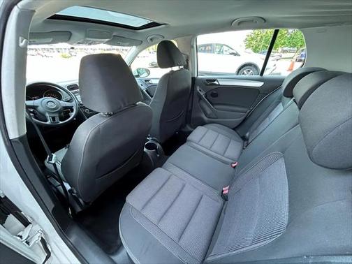 2010 Volkswagen Golf 4-Door