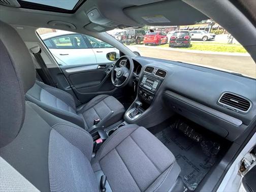 2010 Volkswagen Golf 4-Door