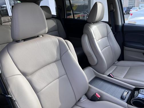 2020 Honda Pilot Touring 8-Passenger