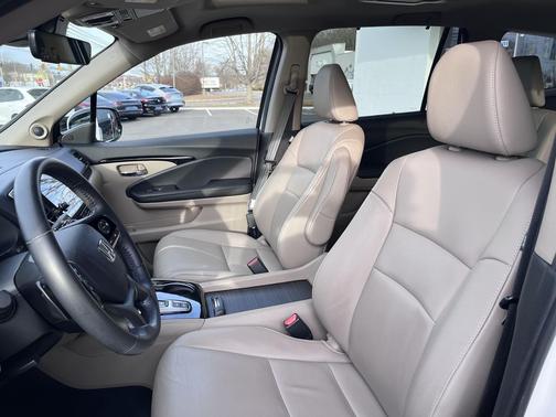 2020 Honda Pilot Touring 8-Passenger