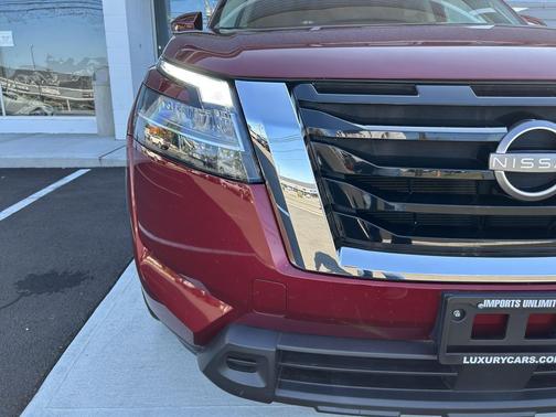 2022 Nissan Pathfinder SV 4WD