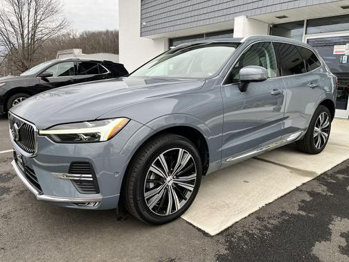 2023 Volvo XC60 B5 Plus Bright Theme