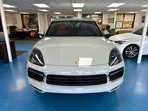 2023 Porsche Cayenne Platinum Edition