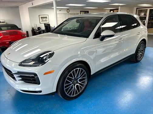 2023 Porsche Cayenne Platinum Edition