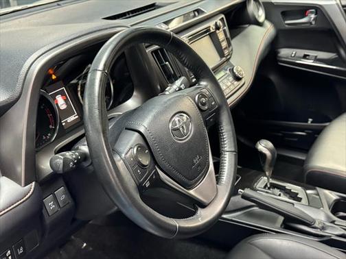 2018 Toyota RAV4 SE