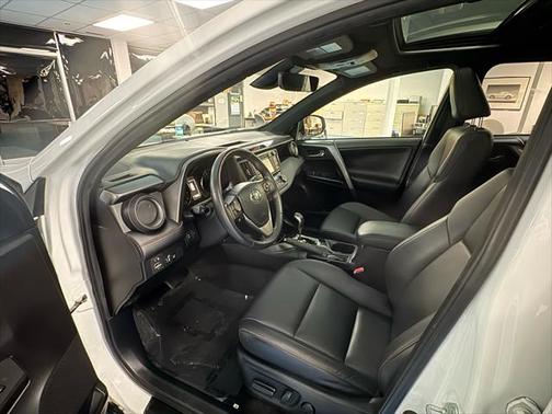 2018 Toyota RAV4 SE