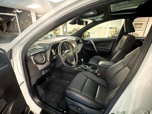 2018 Toyota RAV4 SE