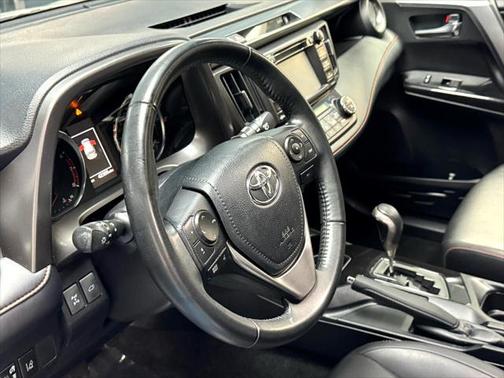 2018 Toyota RAV4 SE