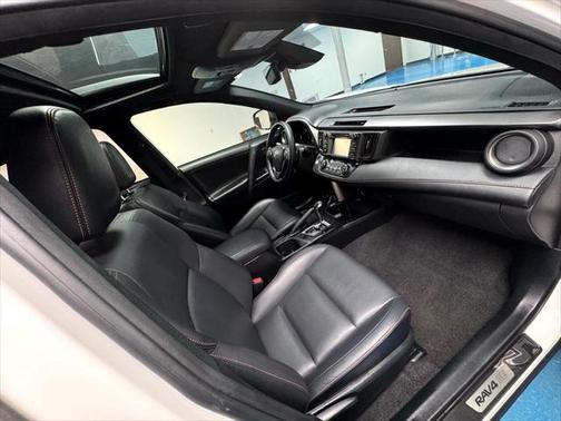 2018 Toyota RAV4 SE