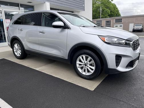 Sparkling Silver 2019 Kia Sorento LX