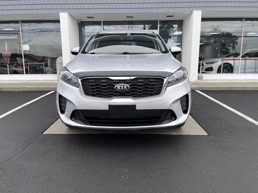Sparkling Silver 2019 Kia Sorento LX