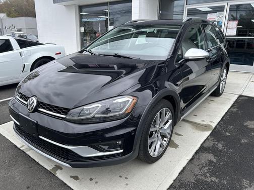 Deep Black Pearl 2019 Volkswagen Golf Alltrack TSI S