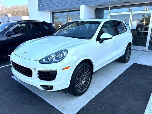 2017 Porsche Cayenne Platinum Edition