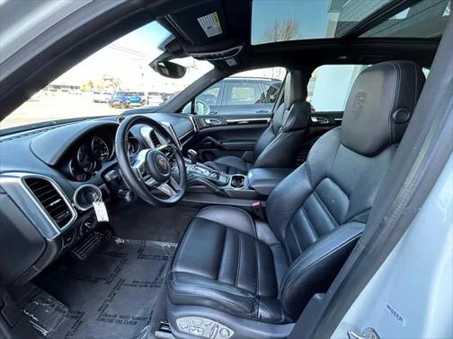2017 Porsche Cayenne Platinum Edition