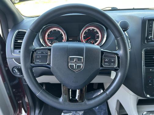 Octane Red Pearlcoat 2019 Dodge Grand Caravan SXT