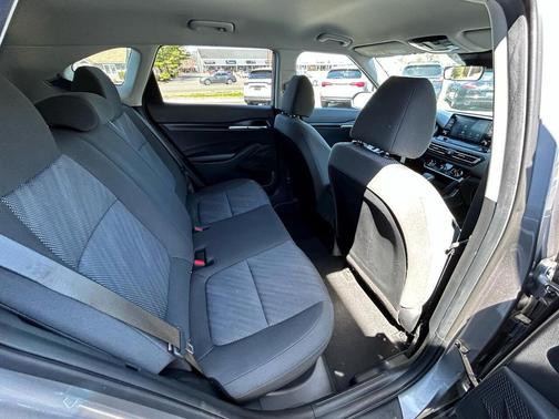 Steel Gray 2022 Kia Seltos LX