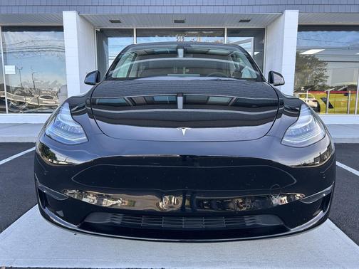 2022 Tesla Model Y Long Range Dual Motor All-Wheel Drive