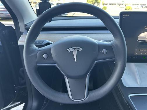 2022 Tesla Model Y Long Range Dual Motor All-Wheel Drive