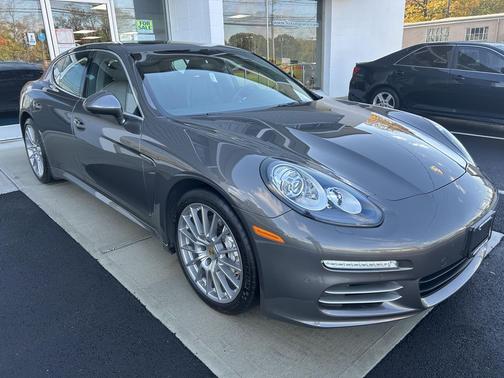 2014 Porsche Panamera 4
