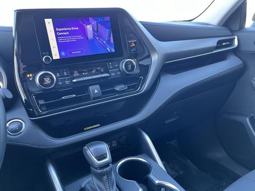 Gray 2023 Toyota Highlander XLE