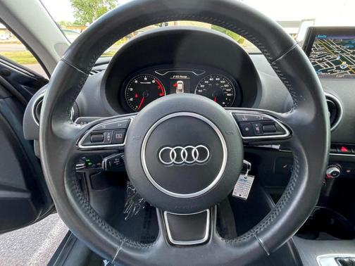 Photo 5 of 32 of 2015 Audi A3 2.0T Premium