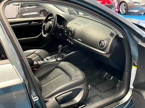 Photo 4 of 32 of 2015 Audi A3 2.0T Premium