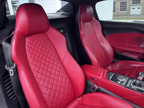 Daytona Gray Pearl Effect/Black Roof 2018 Audi R8 5.2 V10 plus