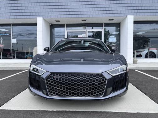 Daytona Gray Pearl Effect/Black Roof 2018 Audi R8 5.2 V10 plus