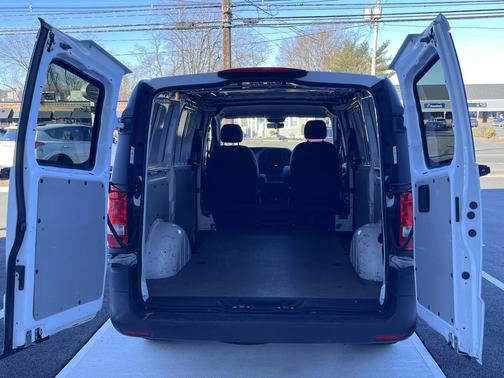 2017 Mercedes-Benz Metris Base