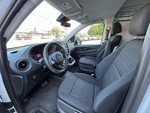 2017 Mercedes-Benz Metris Base