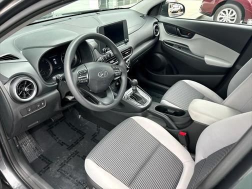2022 Hyundai KONA SE