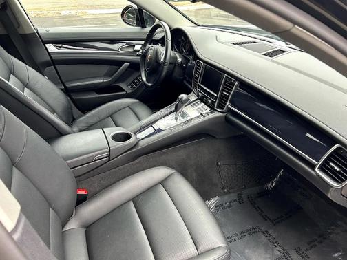 2012 Porsche Panamera 4