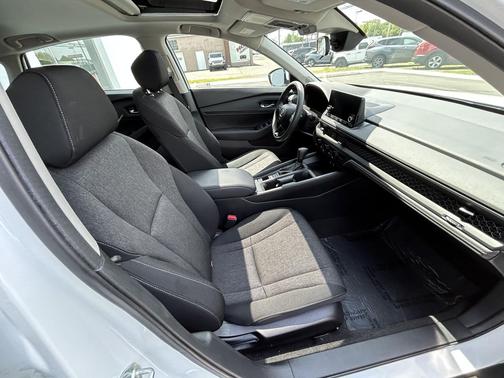 Platinum White Pearl 2024 Honda Accord EX