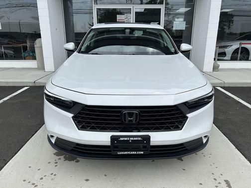 Platinum White Pearl 2024 Honda Accord EX