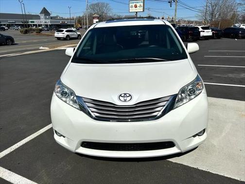 2016 Toyota Sienna XLE Premium